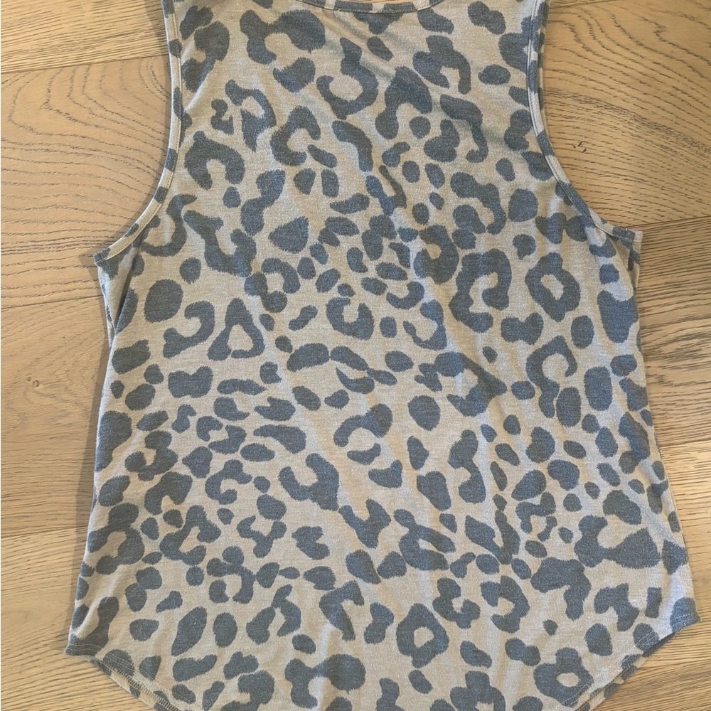 Leopard Print Sleeveless Top - Picture 2 of 4